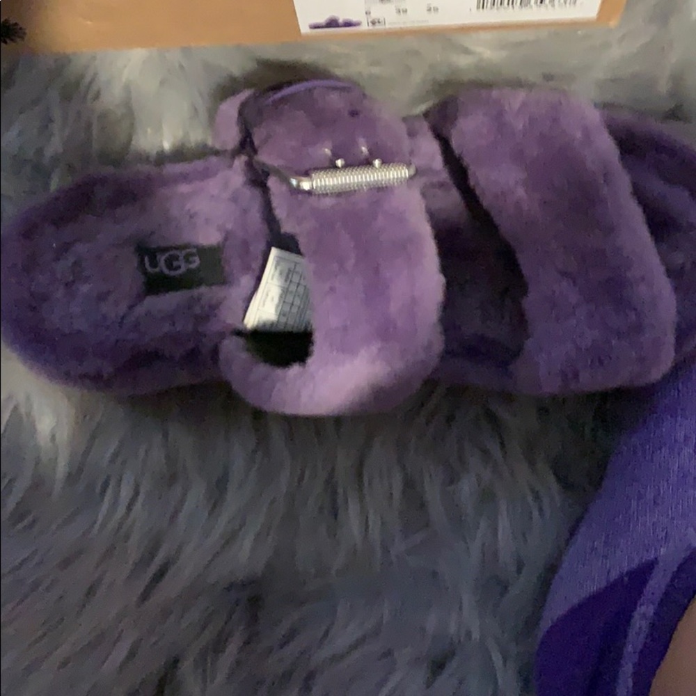 UGG Slides - Picture 4 of 4